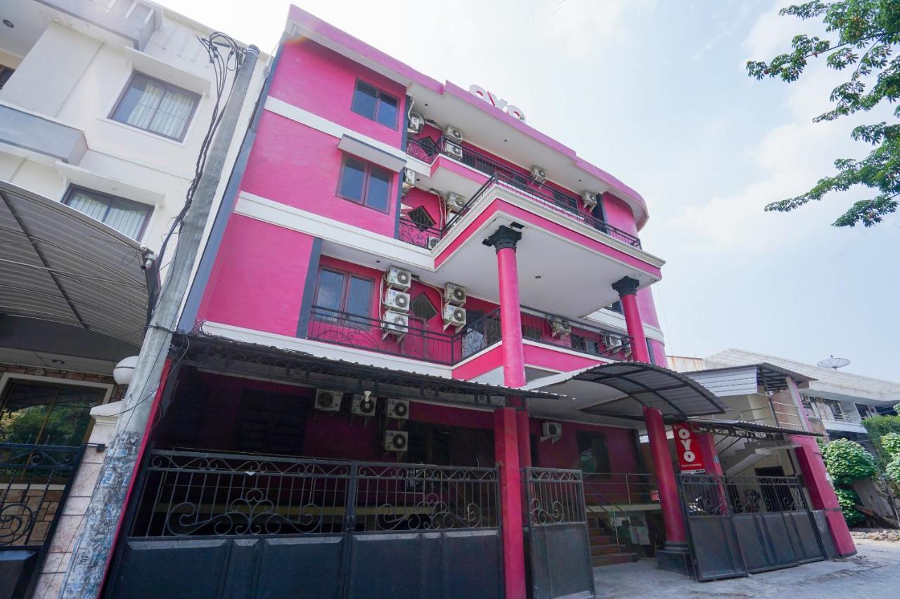 Hotel Collection O 1112 Comfitel Siwalankerto Aa4 Surabaya Exterior foto