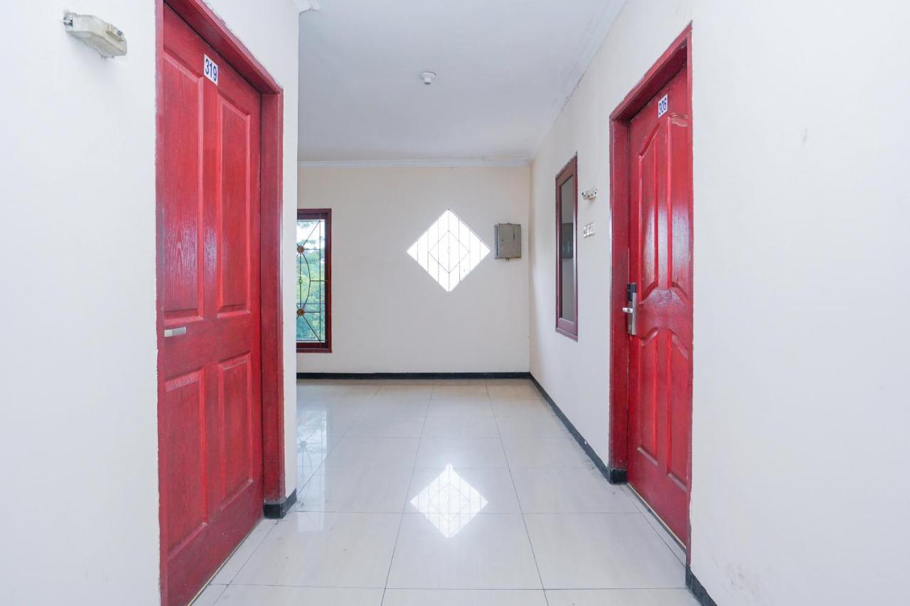 Hotel Collection O 1112 Comfitel Siwalankerto Aa4 Surabaya Exterior foto