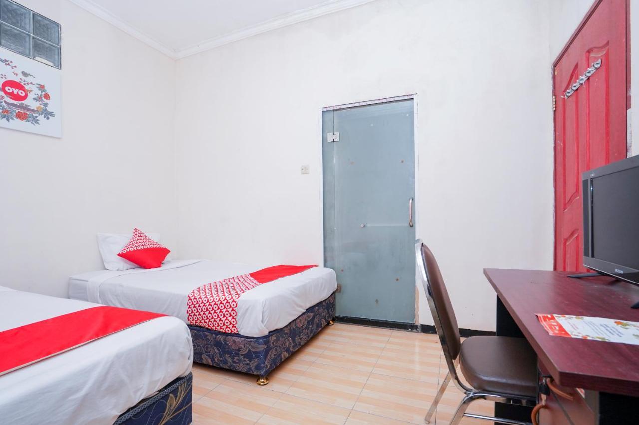 Hotel Collection O 1112 Comfitel Siwalankerto Aa4 Surabaya Exterior foto